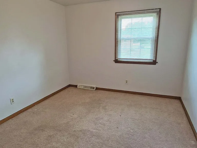 3972 S Schenley Ave — Photo 8