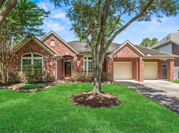 3129 Red Maple Dr, Friendswood, TX 77546