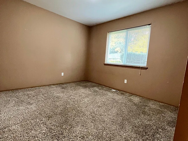 Guest bedroom 2