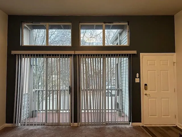 2 bed, 2.5 bath, 1292 sqft, $1,800 — Photo 4
