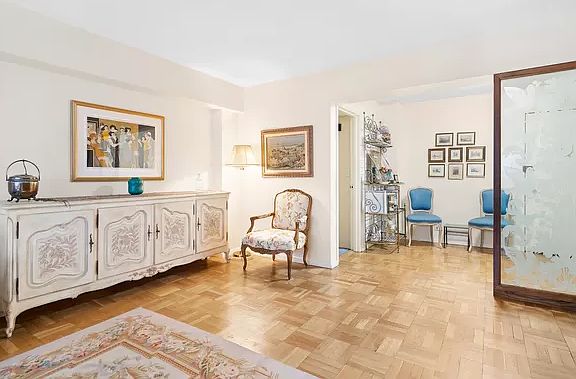 4th image of 100 W 57th St APT 5J