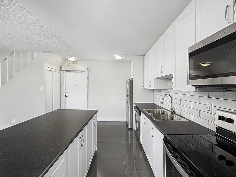 7230 Darcel Ave #365 — Photo 15