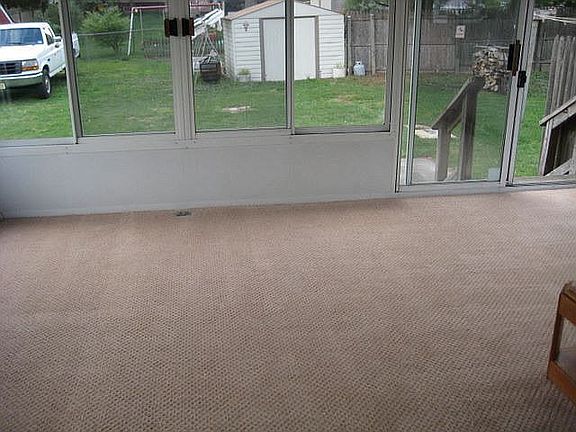 3 Season Patio Room With New Carpet