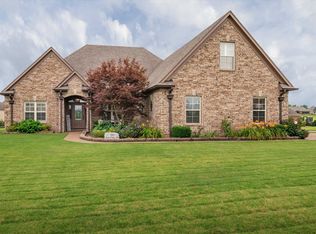 395 Fairoaks Dr, Oakland, TN 38060
