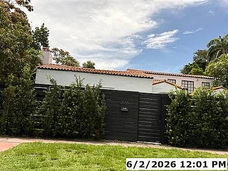 1st image of 2655 Pine Tree Dr