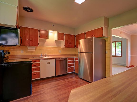 2nd image of 316 Virginia Cir