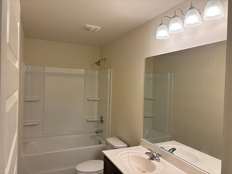 333 Emporia Loop — Photo 3