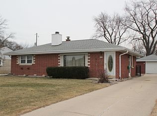 4452 S 64th St, Greenfield, WI 53220