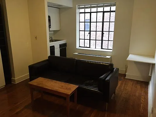 Rented by R New York | media 6