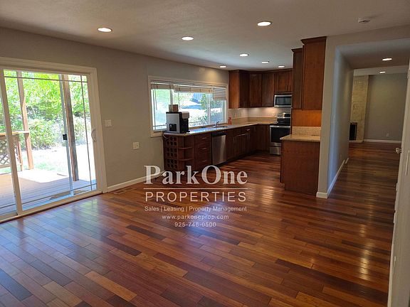 4th image of 1500 Fieldcrest Dr