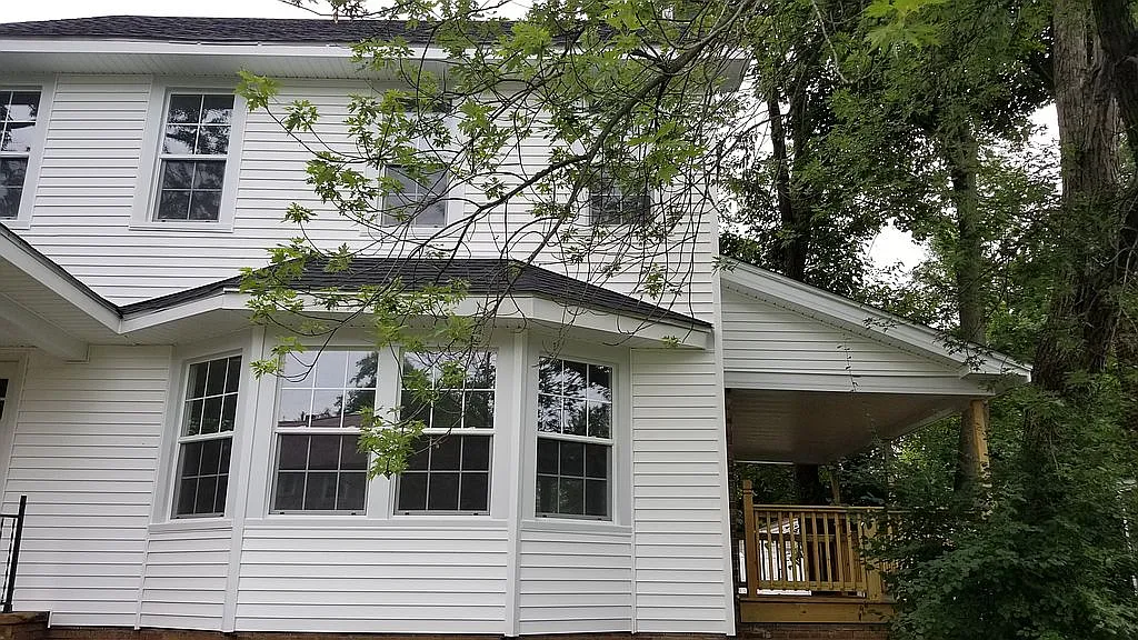 3290 Altamont Ave photo 1