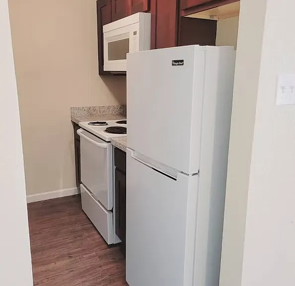 The Pointe Apartments — Photo 9