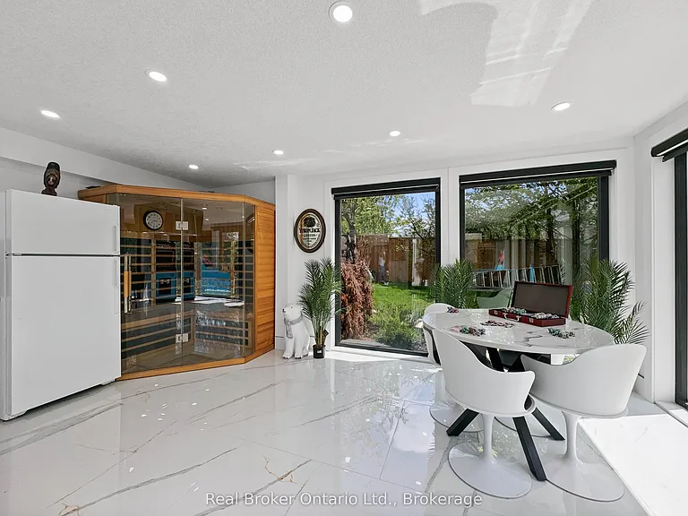 19 Zavarella Ct — Photo 27