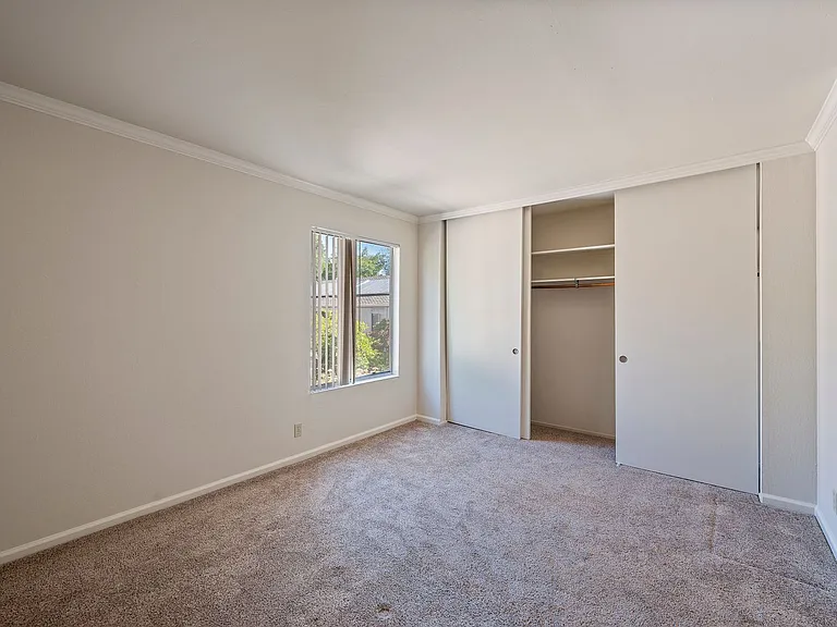 100 Devon Avenue — Photo 18