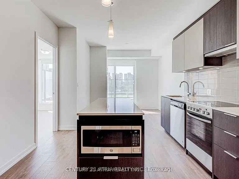 203 College St #512 — Photo 5