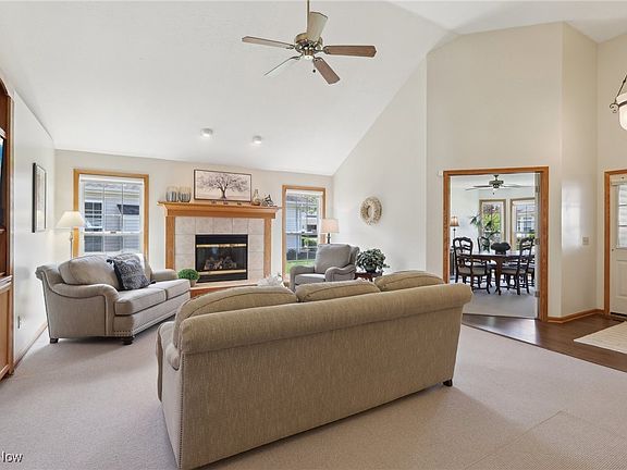 3rd image of 15229 Chestnut Oak Ln