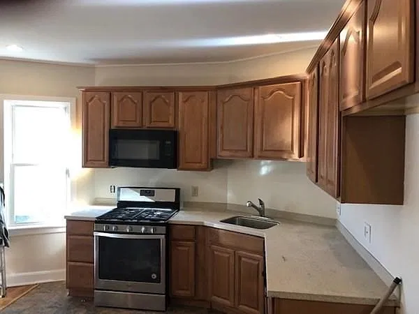 3 bed, 1280 sqft, $3,200 — Photo 3