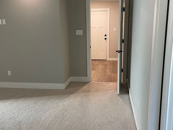 4th image of 914 Mourning Dove Way