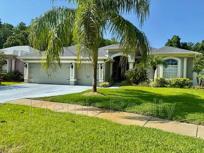 4 bed, 2.5 bath, 2062 sqft, $3,895 — Photo 2