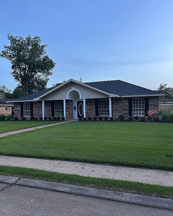 1st image of 404 Post Oak Blvd