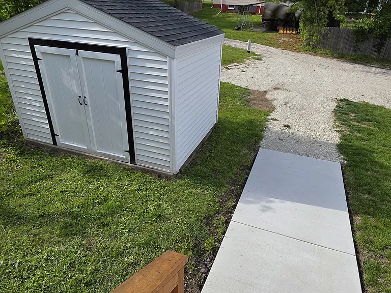 1409 E Samuel Ave — Photo 37