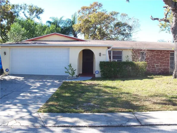 9201 Gray Fox Ln, Port Richey, FL 34668