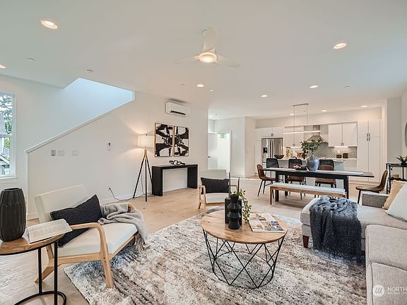 5th image of 1319 N 185th Street #C