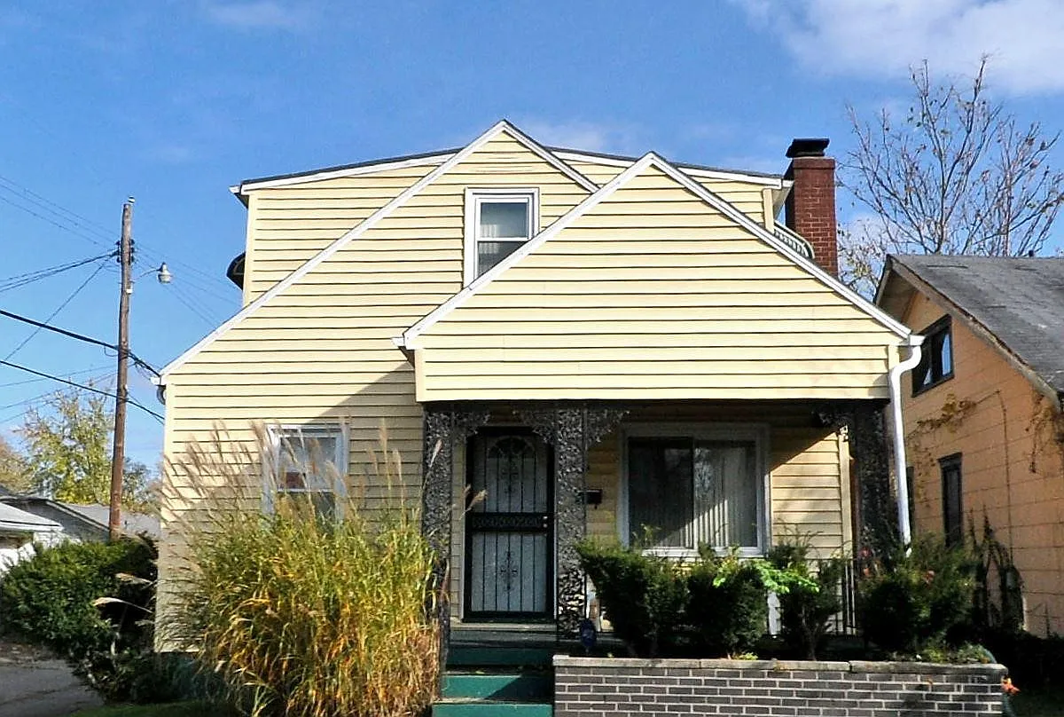 352 Westwood Ave photo 1