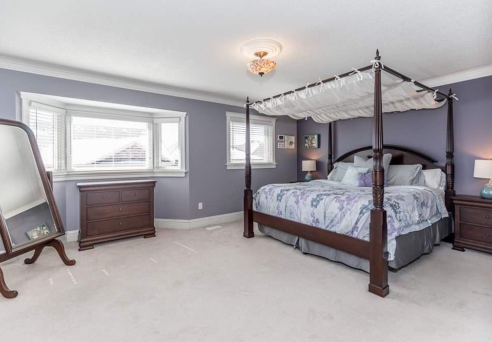 2nd image of 204 Hoover Park Dr