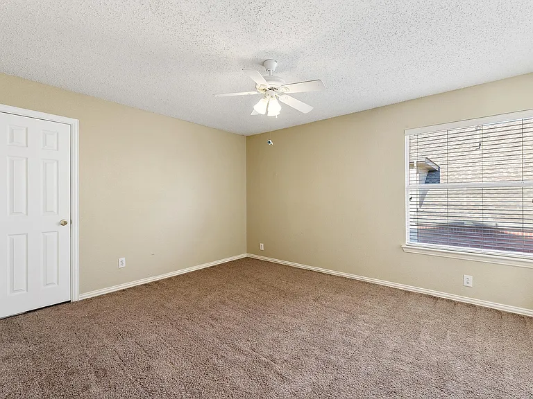 1917 Bridgewater Dr — Photo 25