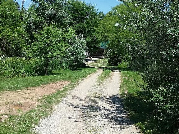 5th image of 115 Jones Dr