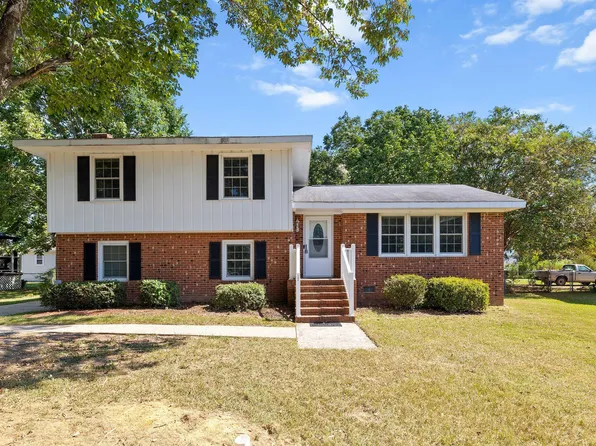 104 Flamingo Dr, Clayton, NC 27520