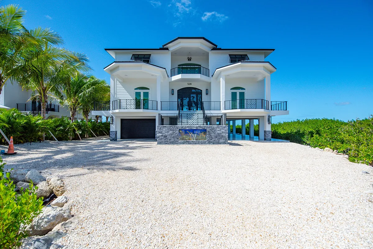 Building Photo - 528 Bay Shore Dr