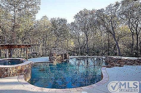 5th image of 853 Shady Ln