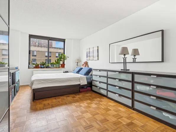 2 South End Avenue image 5 of 18