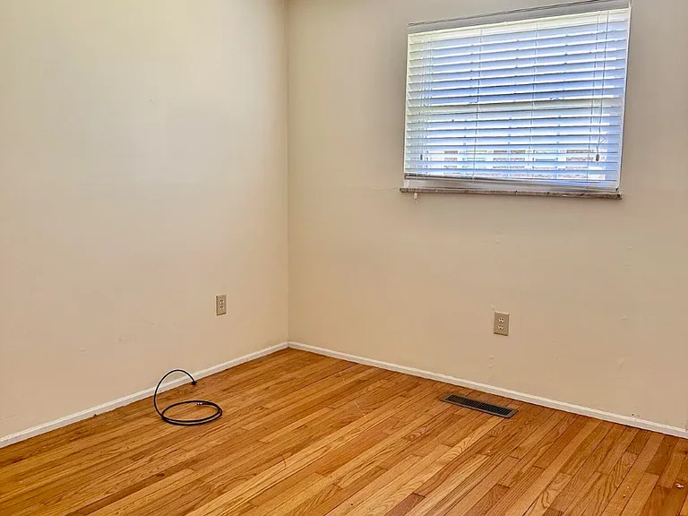 722 Short St — Photo 4