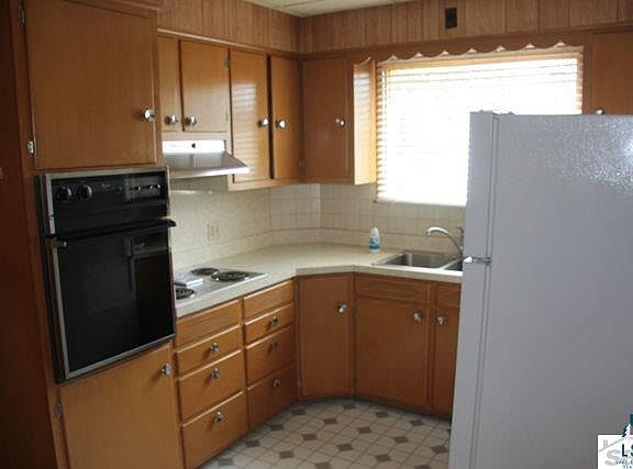 4th image of 2218-2220 Ogden Ave