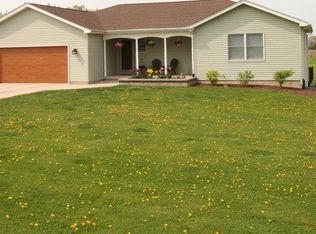 2751 N 35th Rd, Seneca, IL 61360