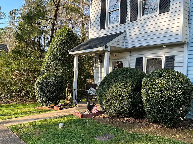 24 Georgetown Ct — Photo 1