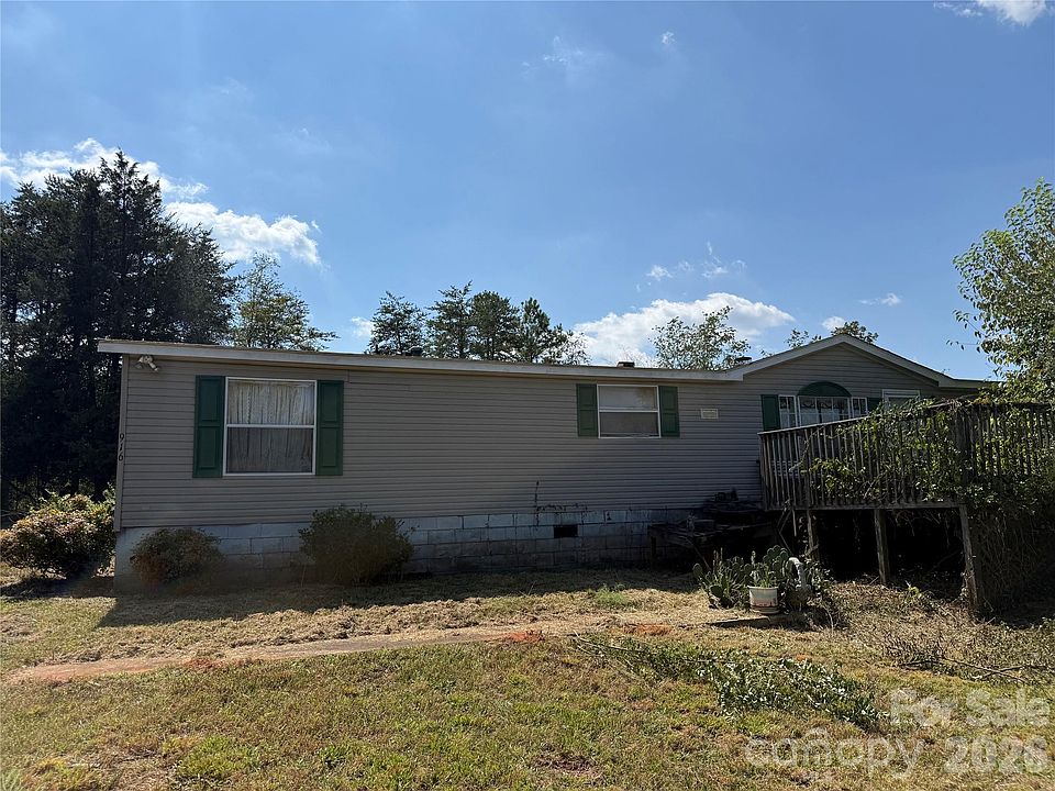 2nd image of 916 Hines Rd