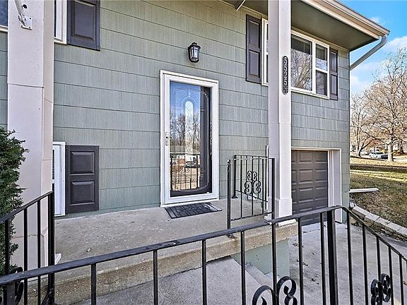 3rd image of 5525 NE 59th Ter