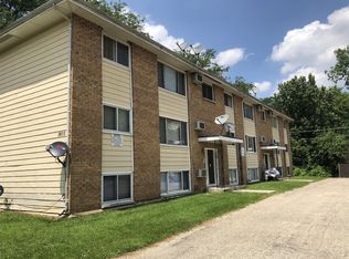 1900 Mark Ave APT 1A, Elgin, IL 60123