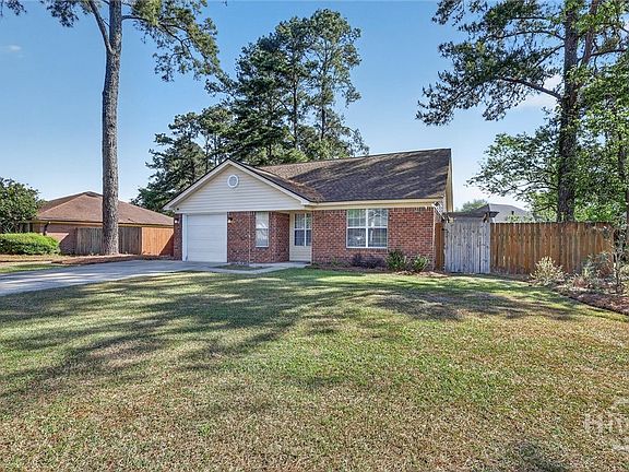 2nd image of 117 Longleaf Circle