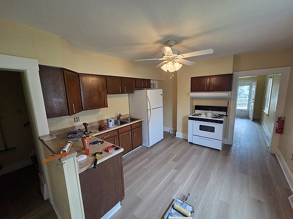 3rd image of 1681 Henrici St