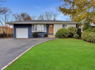 1 Donna Ln, Commack, NY 11725