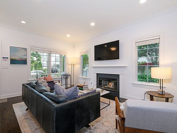 3rd image of 23 Cedar Pl