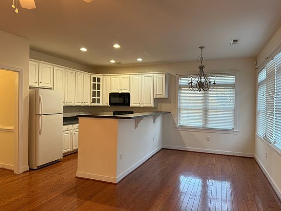 4th image of 3421 Bartley Pond Pl