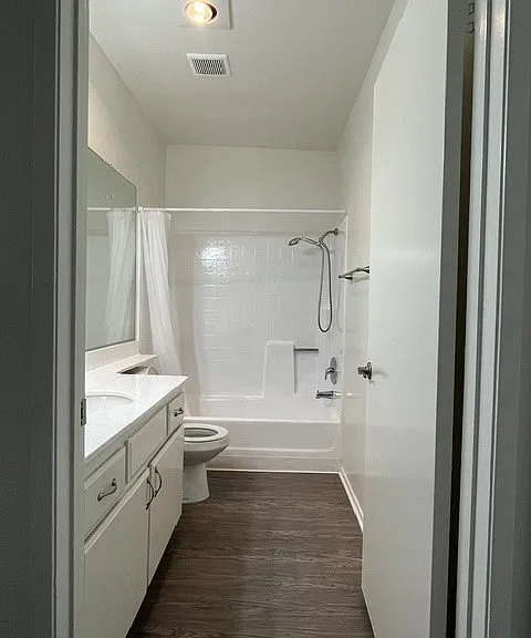 BAIRD APARTMENTS — Photo 15