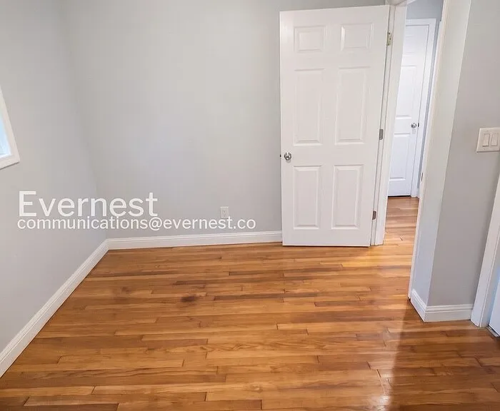 6913 Martha Ave #B — Photo 10