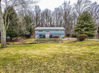 243 Pinewood Trl, Trumbull, CT 06611